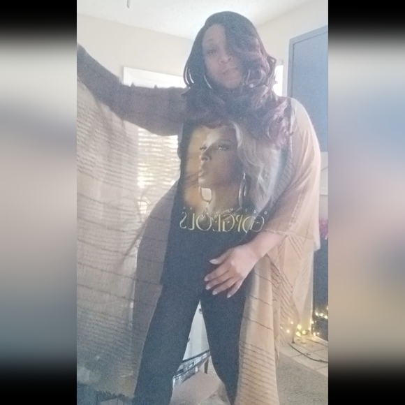 Upcycled Mary J. Blige Graphic T-Shirt / Poncho - Picture 6 of 6